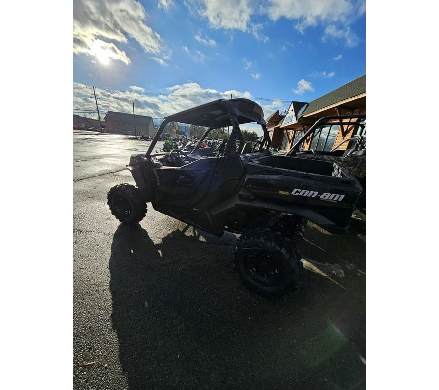 2025 Can-Am® Commander XT 700