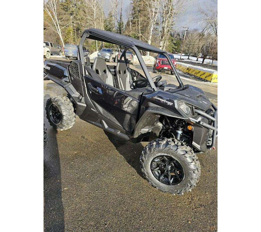 2025 Can-Am® Commander XT 700