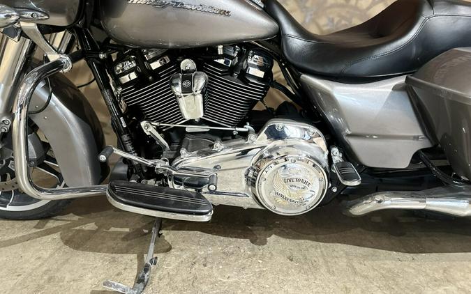 FLTRX 2017 Road Glide®