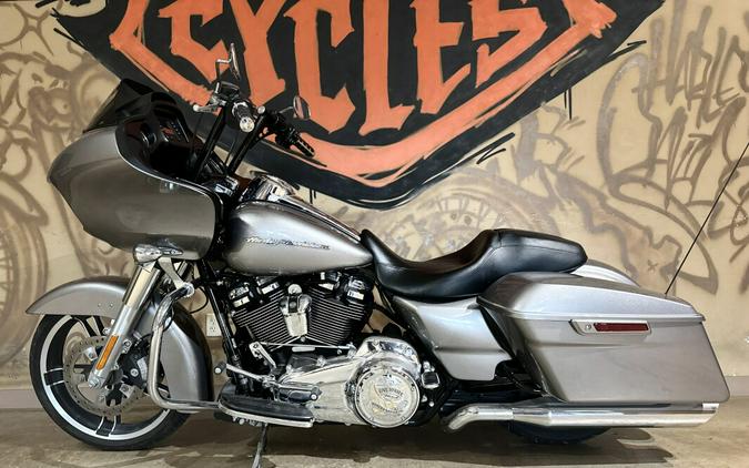 FLTRX 2017 Road Glide®