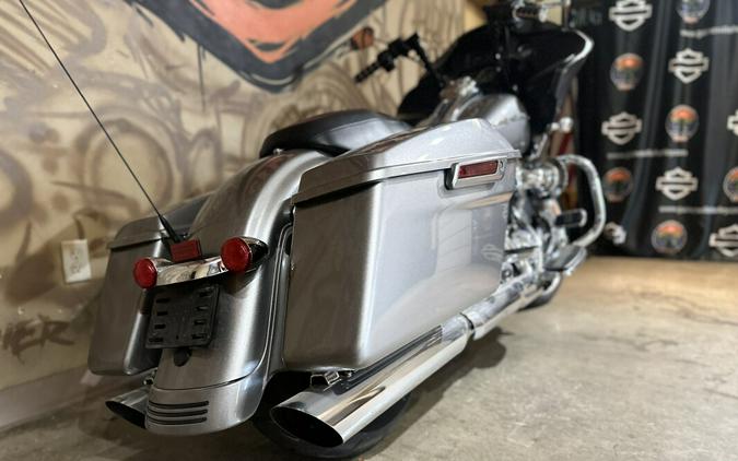 FLTRX 2017 Road Glide®