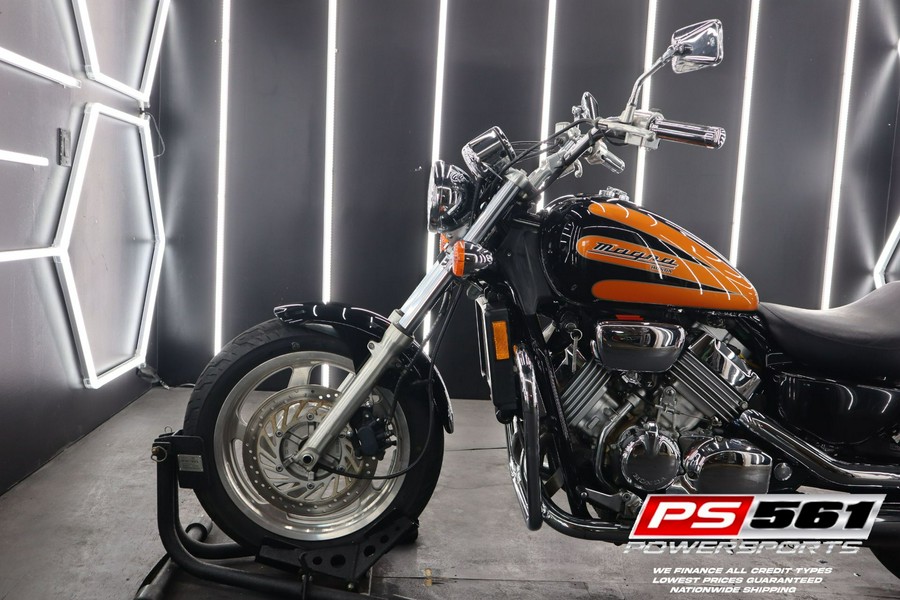 2000 Honda VF750 Magna