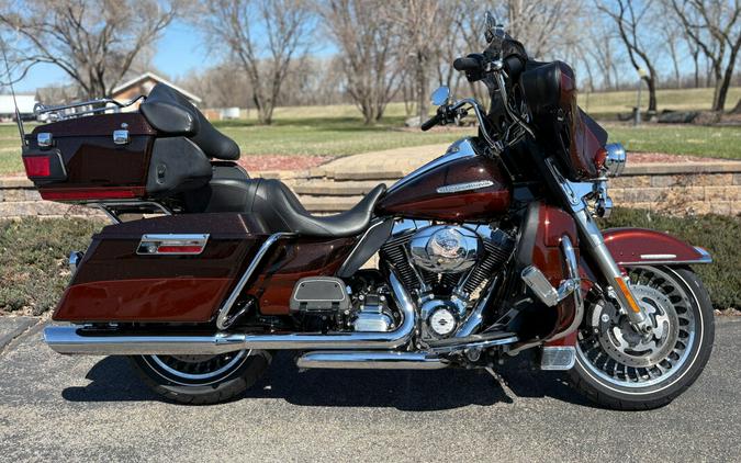 2011 Harley-Davidson® Electra Glide® Ultra Limited Two-Tone Candy Orange/Beer Bottle