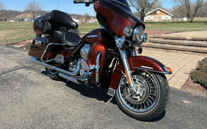 2011 Harley-Davidson® Electra Glide® Ultra Limited Two-Tone Candy Orange/Beer Bottle