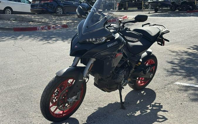 2023 Ducati Multistrada V2 S Thrilling Black & Street Grey