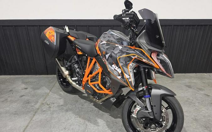 2023 KTM Super Duke 1290 GT