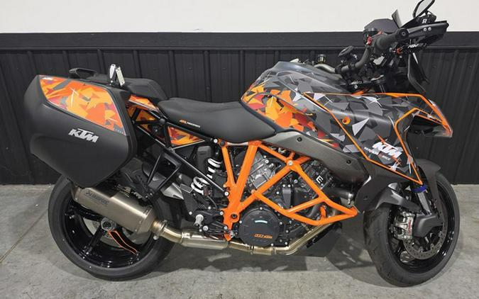 2023 KTM Super Duke 1290 GT