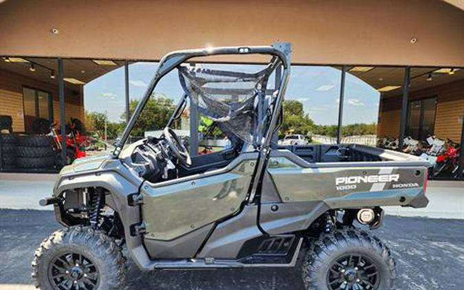 2024 Honda Pioneer 1000 Deluxe