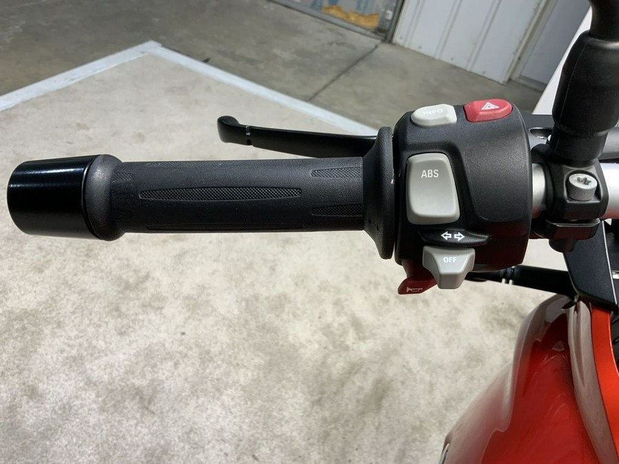 2016 BMW F 700 GS Sakhir Orange Metallic