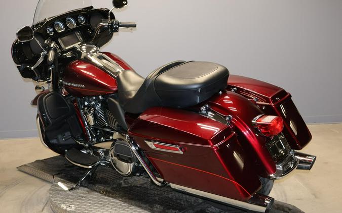 2017 Harley-Davidson Ultra Limited FLHTK