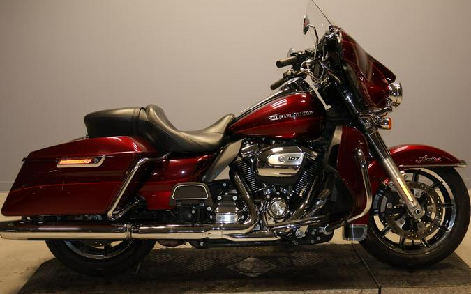 2017 Harley-Davidson Ultra Limited FLHTK