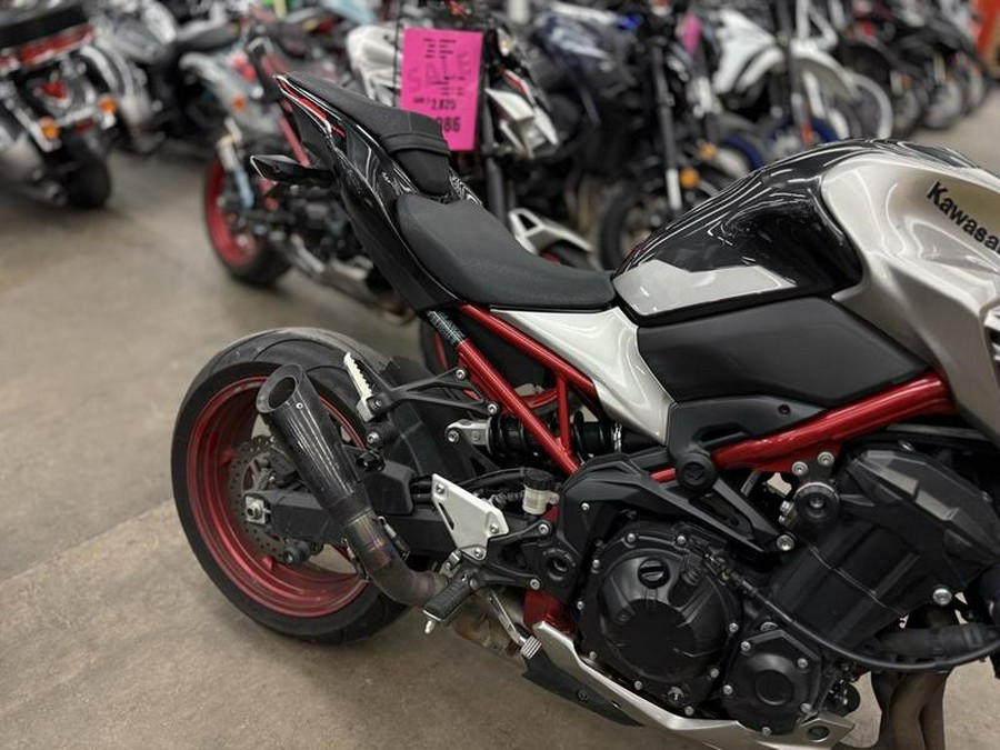 2023 Kawasaki Z900 ABS Metallic Black/Graphite Gray/Flat Black
