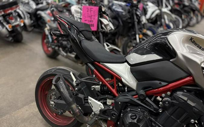 2023 Kawasaki Z900 ABS Metallic Black/Graphite Gray/Flat Black