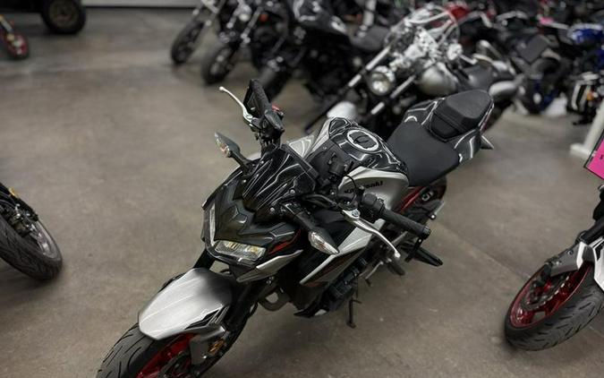 2023 Kawasaki Z900 ABS Metallic Black/Graphite Gray/Flat Black