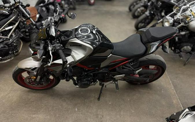 2023 Kawasaki Z900 ABS Metallic Black/Graphite Gray/Flat Black