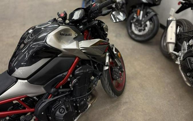 2023 Kawasaki Z900 ABS Metallic Black/Graphite Gray/Flat Black
