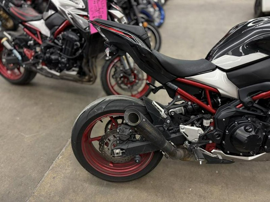 2023 Kawasaki Z900 ABS Metallic Black/Graphite Gray/Flat Black