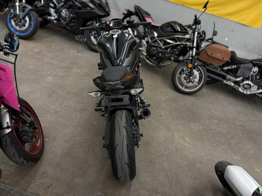 2023 Kawasaki Z900 ABS Metallic Black/Graphite Gray/Flat Black