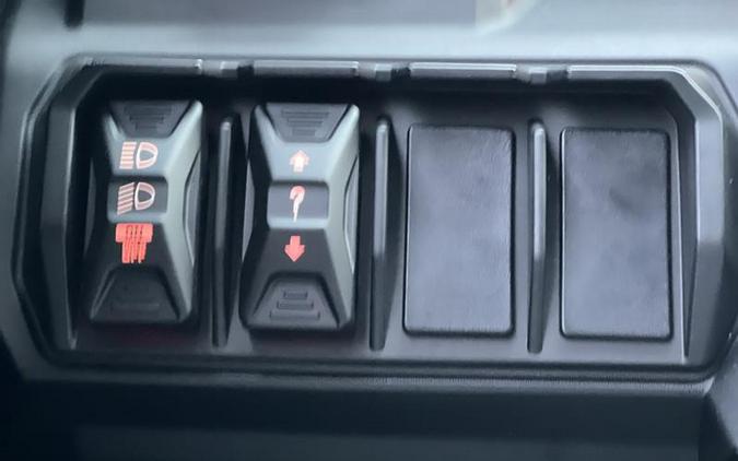 2026 Can-Am® Defender MAX Limited HD11 Desert Tan & Carbon Black