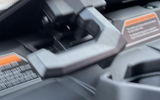 2026 Can-Am® Defender MAX Limited HD11 Desert Tan & Carbon Black