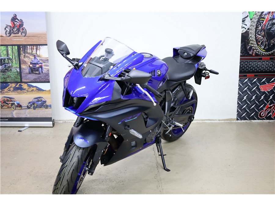 2023 YAMAHA YZFR7PL