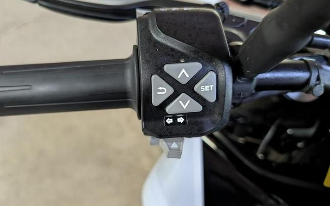 2024 KTM 790 Duke