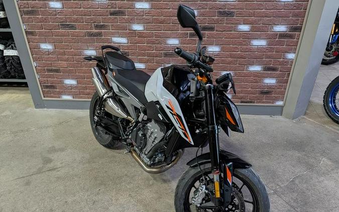 2024 KTM 790 Duke