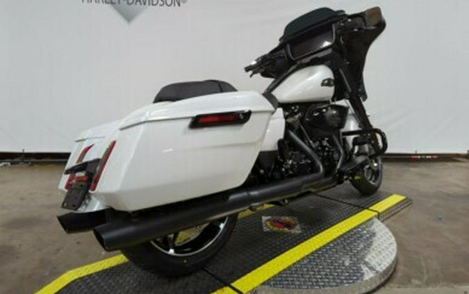 2024 Harley-Davidson® Street Glide® White Onyx Pearl – Black Finish