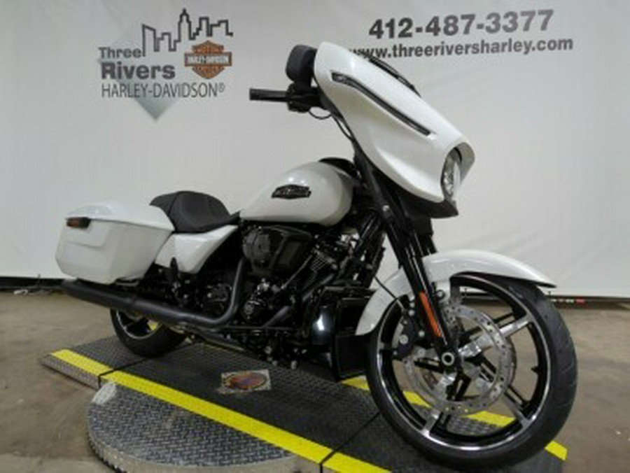 2024 Harley-Davidson® Street Glide® White Onyx Pearl – Black Finish