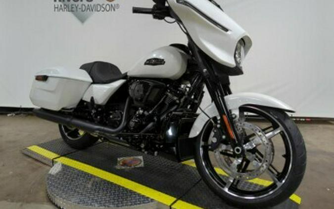 2024 Harley-Davidson® Street Glide® White Onyx Pearl – Black Finish