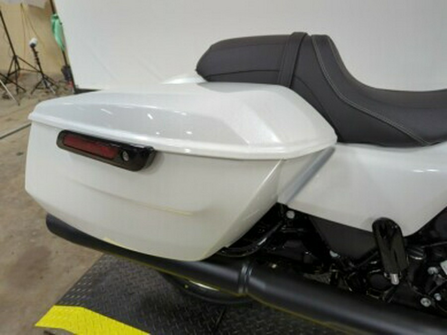 2024 Harley-Davidson® Street Glide® White Onyx Pearl – Black Finish