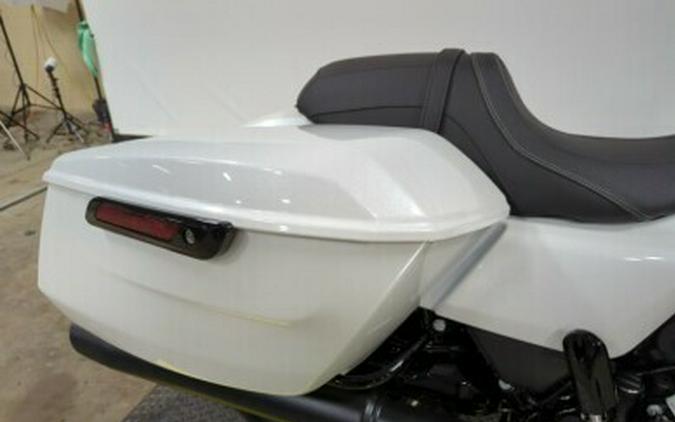 2024 Harley-Davidson® Street Glide® White Onyx Pearl – Black Finish