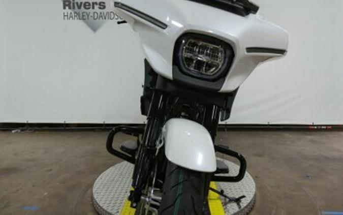 2024 Harley-Davidson® Street Glide® White Onyx Pearl – Black Finish