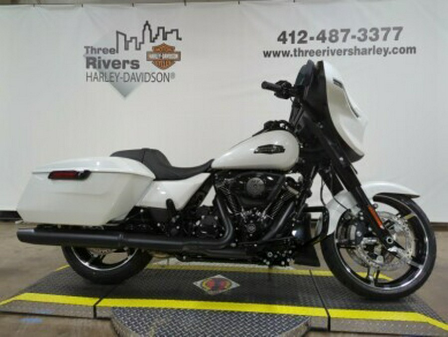 2024 Harley-Davidson® Street Glide® White Onyx Pearl – Black Finish