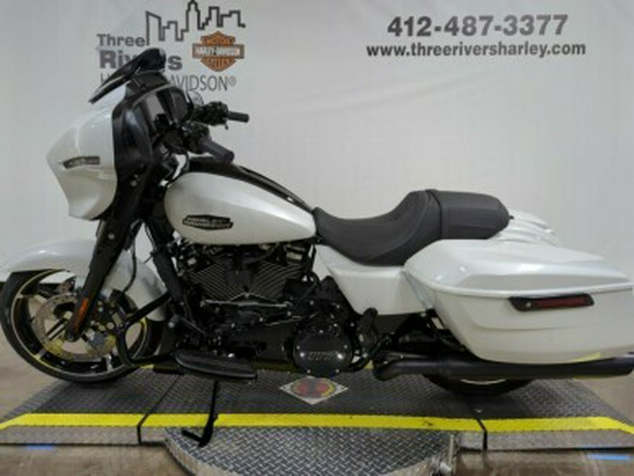 2024 Harley-Davidson® Street Glide® White Onyx Pearl – Black Finish