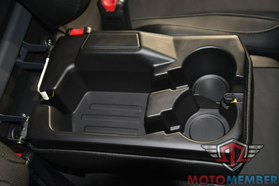 2025 Can-Am Defender MAX XT HD9