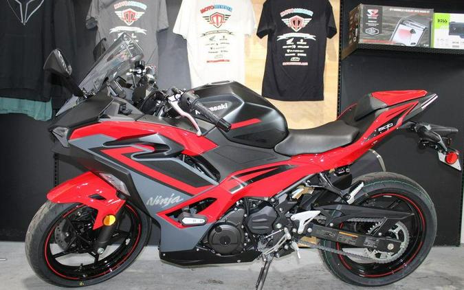 2025 Kawasaki Ninja® 500 ABS