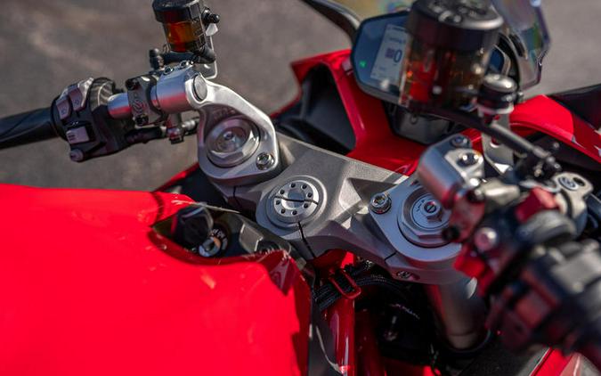 2023 Ducati SuperSport 950 Ducati Red