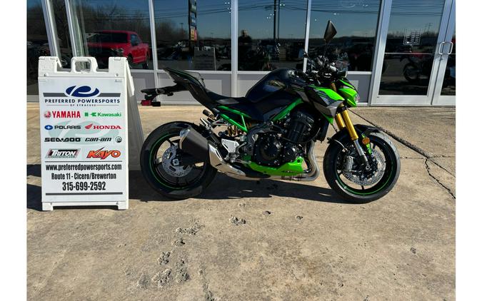 2024 Kawasaki Z900 SE ABS Metallic Spark Black/Metallic Matte Graphite Steel Gray/Candy Lime Green