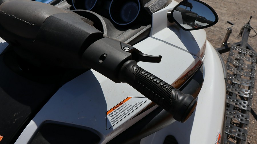 2016 YAMAHA FZR SVHO WHITE AND RED