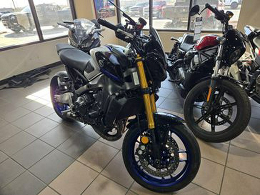 Used 2016 YAMAHA FZR SVHO WHITE AND RED