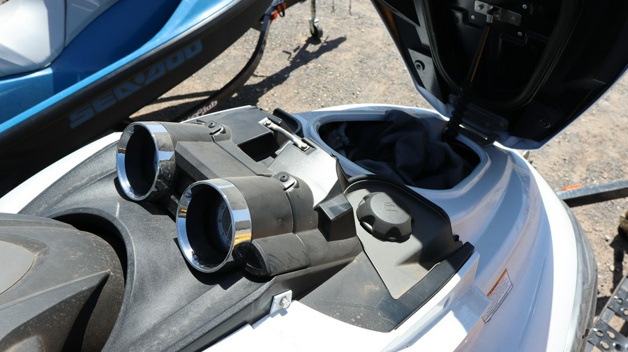 2016 YAMAHA FZR SVHO WHITE AND RED