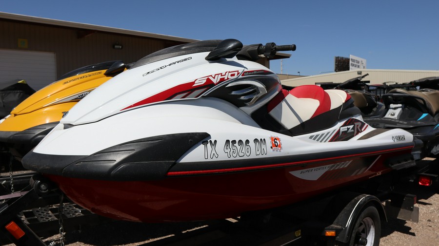 2016 YAMAHA FZR SVHO WHITE AND RED