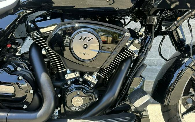 2026 Harley-Davidson® Road Glide 3 VIVID BLACK