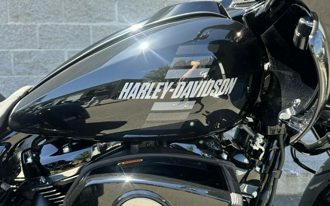 2026 Harley-Davidson® Road Glide 3 VIVID BLACK