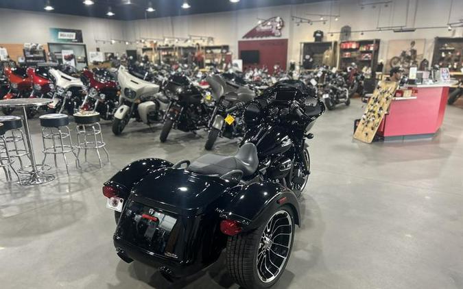2025 Harley-Davidson® FLTRT - Road Glide® 3