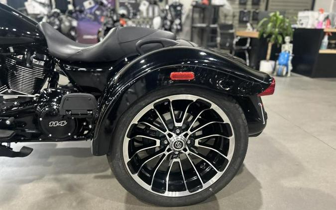 2025 Harley-Davidson® FLTRT - Road Glide® 3