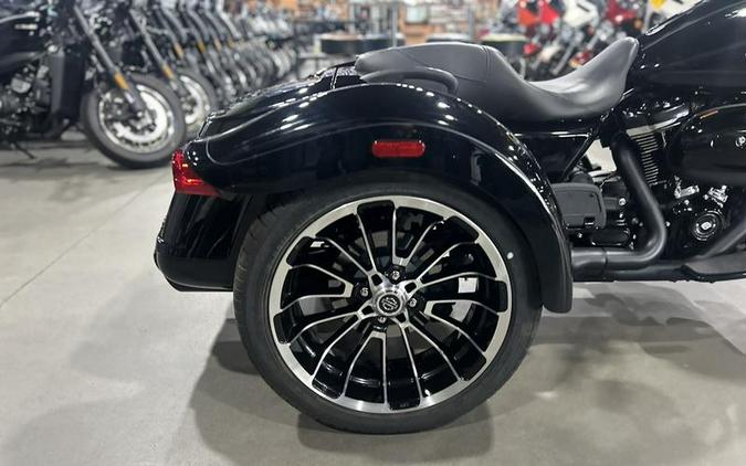 2025 Harley-Davidson® FLTRT - Road Glide® 3