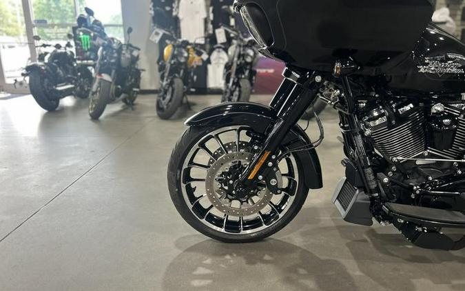 2025 Harley-Davidson® FLTRT - Road Glide® 3