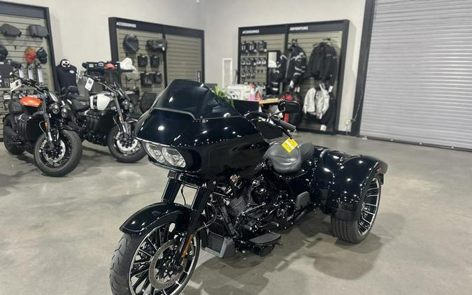2025 Harley-Davidson® FLTRT - Road Glide® 3